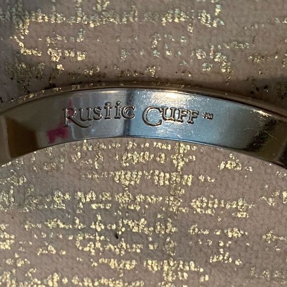 RUSTIC CUFF BLACK W/SILVER TRIM BRACELET. Inscribed “Courage” on inside. EUC! - Picture 4 of 8